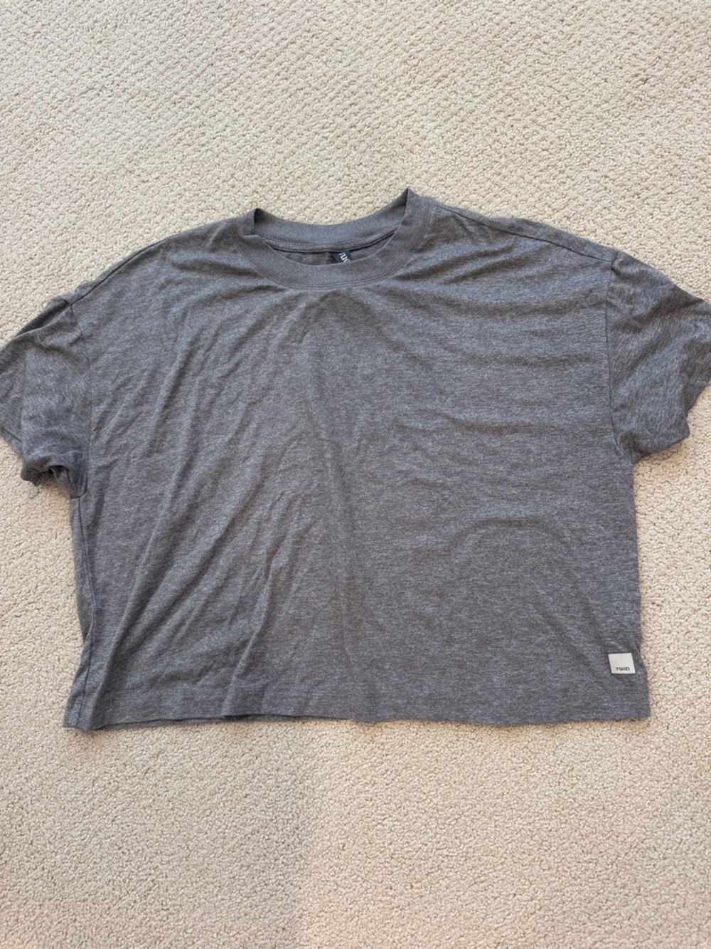Vuori women’s gray energy top in short